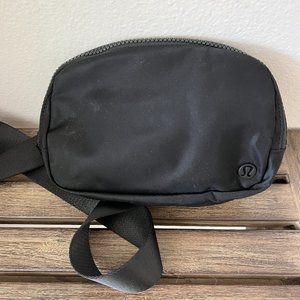 NWT Lululemon Everywhere Belt Bag